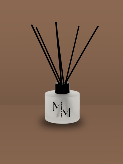BLACK VANILLA REED DIFFUSER - Minimal & Mine