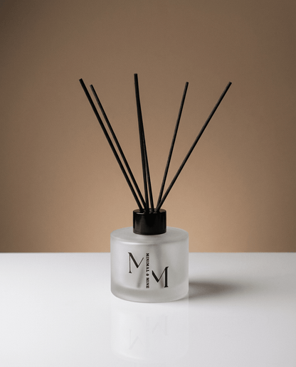 BLACK VANILLA REED DIFFUSER - Minimal & Mine